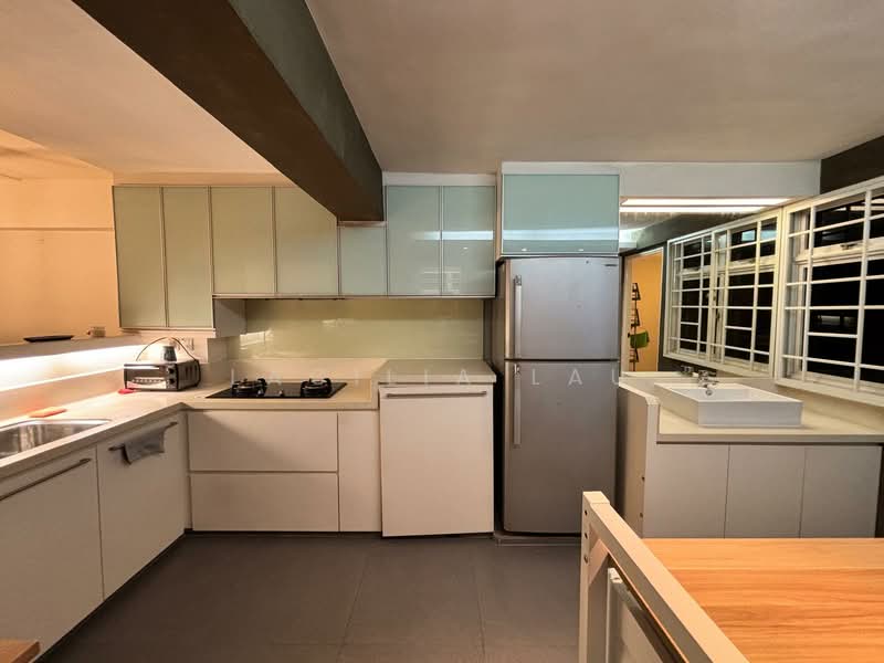 2 Holland Avenue, 2 Holland Avenue, 2 Bedrooms, 720 sqft, HDB Flat For Rent, by Lacilia Lau, 500083008 - Kitchen - PropertyGuru.com.sg