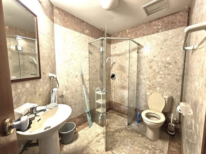 Harbourlights Condominium For Sale at S$ 1,900,000 | PropertyGuru Singapore - Bathroom