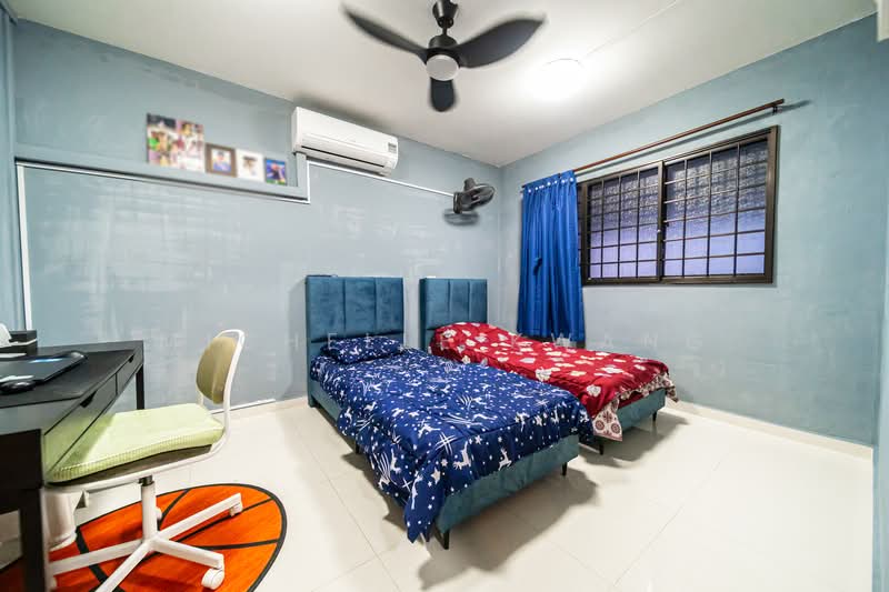 536 Bukit Batok Street 52 HDB Flat For Sale at S$ 445,000 | PropertyGuru Singapore - Bedroom