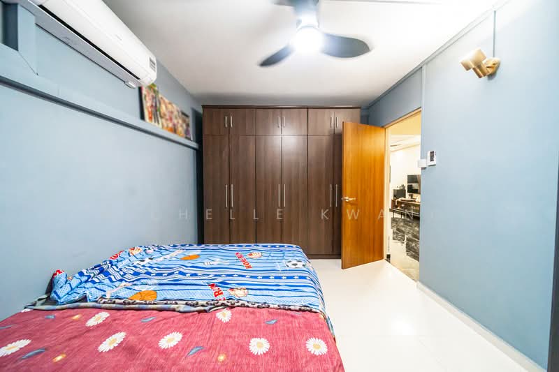 536 Bukit Batok Street 52 HDB Flat For Sale at S$ 445,000 | PropertyGuru Singapore - Bedroom
