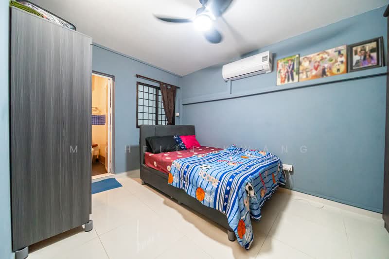 536 Bukit Batok Street 52 HDB Flat For Sale at S$ 445,000 | PropertyGuru Singapore - Bedroom