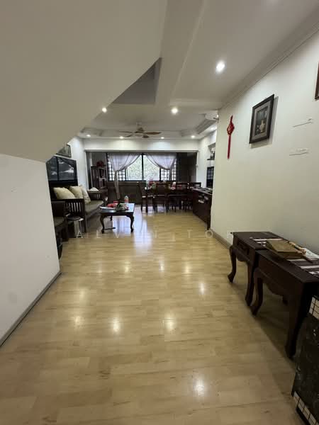 559 Jurong West Street 42 HDB Flat For Sale at S$ 675,000 | PropertyGuru Singapore - Living Room