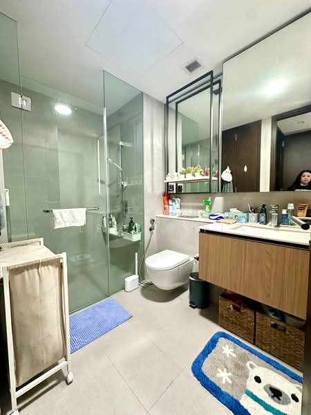 JadeScape Condominium For Sale at S$ 1,550,000 | PropertyGuru Singapore - Bathroom