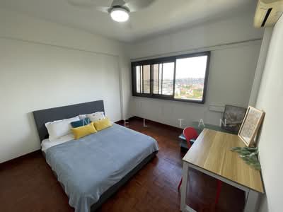 For Rent - Condo Common Room - 5-min walk to Siglap MRT!