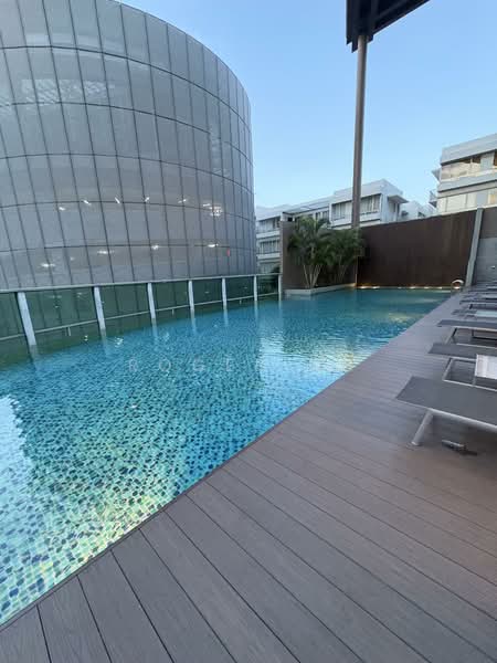 Suites at Orchard Condominium For Sale at S$ 1,700,000 | PropertyGuru Singapore