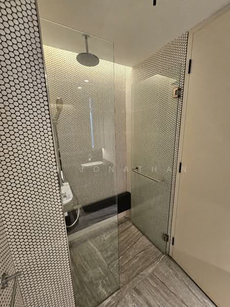 10 Evelyn Condominium For Sale at S$ 3,439,000 | PropertyGuru Singapore - Bathroom