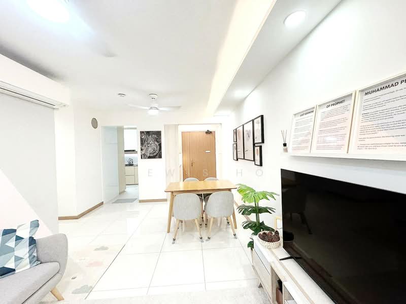 619B Tampines Street 61 HDB Flat For Sale at S$ 719,000 | PropertyGuru Singapore - Living Room