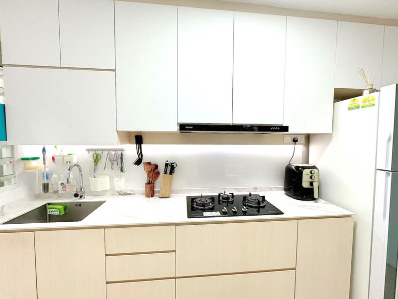 619B Tampines Street 61 HDB Flat For Sale at S$ 719,000 | PropertyGuru Singapore - Kitchen