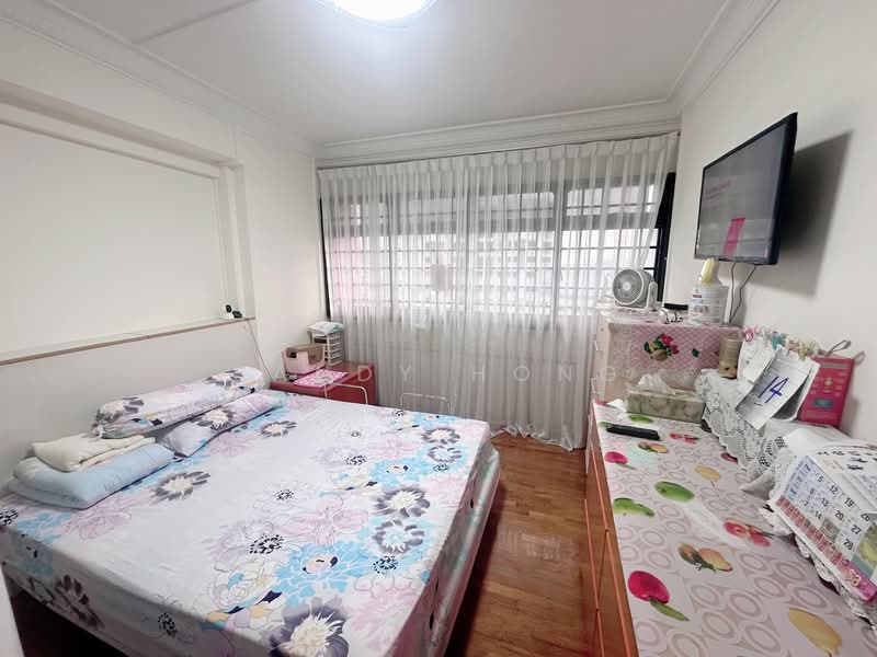 265 Toh Guan Road HDB Flat For Sale at S$ 815,000 | PropertyGuru Singapore - Bedroom