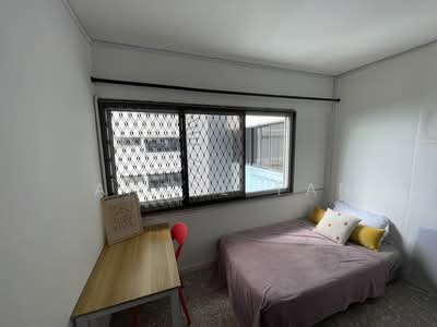 For Rent - Common Condo Room with Sea View, 5-min walk to Siglap MRT