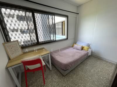 For Rent - Common Condo Room with Sea View, 5-min walk to Siglap MRT