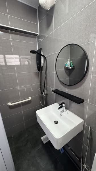 262 Serangoon Central Drive, 262 Serangoon Central Drive, 2 Bedrooms, 808 sqft, HDB Flat For Rent, by Terence Lee, 500083093 - Bathroom - PropertyGuru.com.sg
