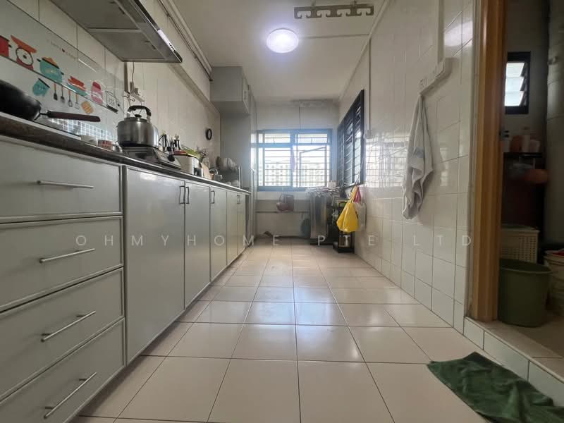 407 Sembawang Drive HDB Flat For Sale at S$ 560,000 | PropertyGuru Singapore - Kitchen