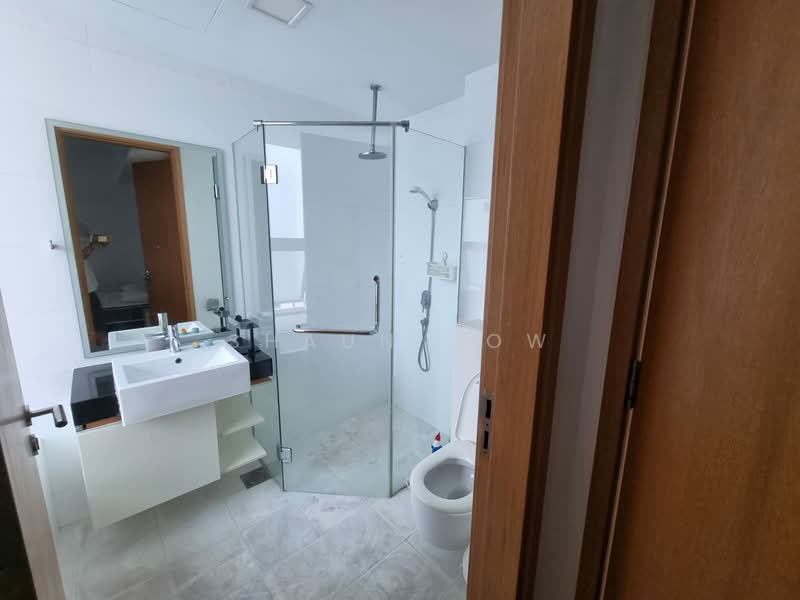 One Oxley Rise, 1 Oxley Rise, 3 Bedrooms, 1,050 sqft, Apartment For Rent, by Shaun How, 500083120 - Bathroom - PropertyGuru.com.sg