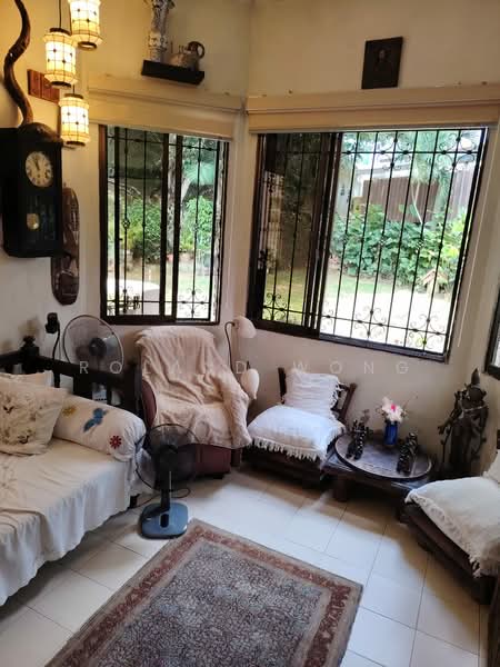 CHEAP! Corner Single Storey Semi Detached for sale Semi-Detached House For Sale at S$ 5,590,000 | PropertyGuru Singapore - Living Room