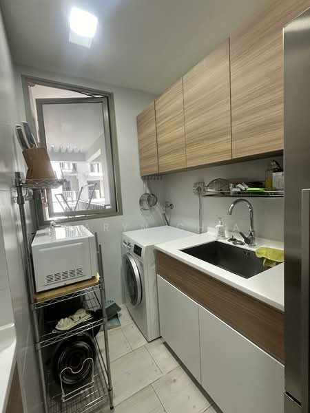 Sea Horizon, 1 Pasir Ris Rise, 2 Bedrooms, 797 sqft, Executive Condominium For Rent, by Caryn Chia, 500083135 - Kitchen - PropertyGuru.com.sg