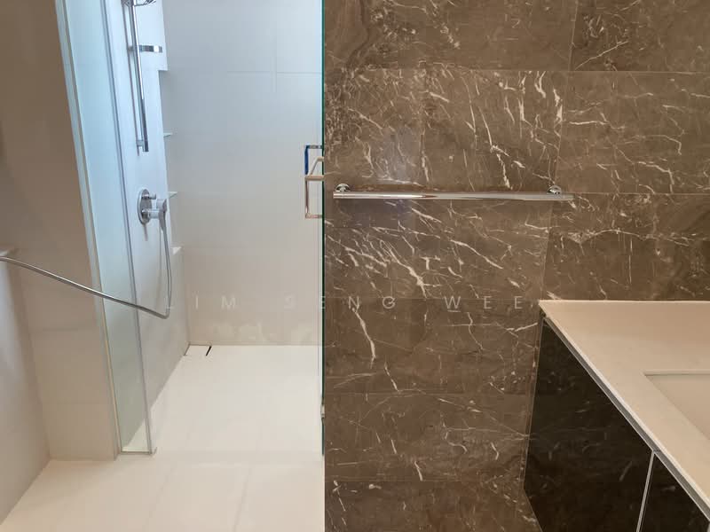 76 Shenton Apartment For Sale at S$ 1,290,000 | PropertyGuru Singapore - Bathroom