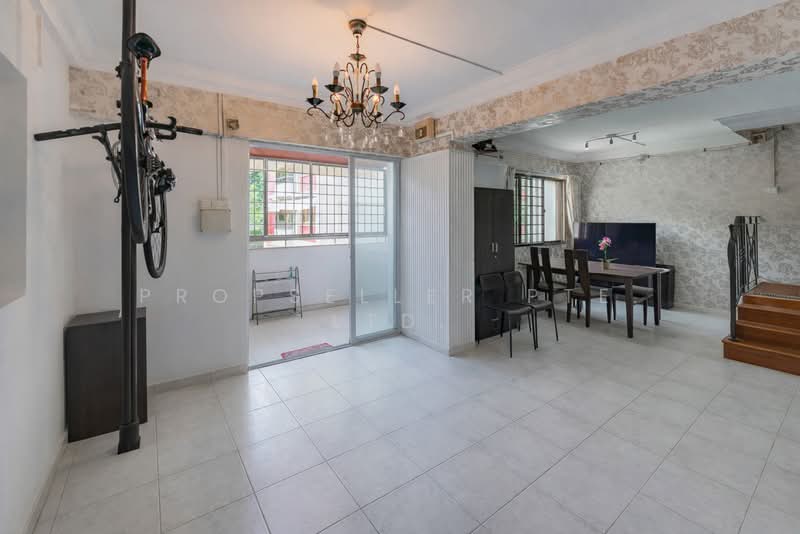 616 Ang Mo Kio Avenue 4 HDB Flat For Sale at S$ 1,100,000 | PropertyGuru Singapore - Living Room