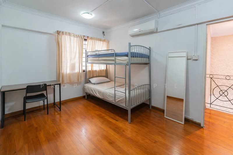 616 Ang Mo Kio Avenue 4 HDB Flat For Sale at S$ 1,100,000 | PropertyGuru Singapore - Bedroom