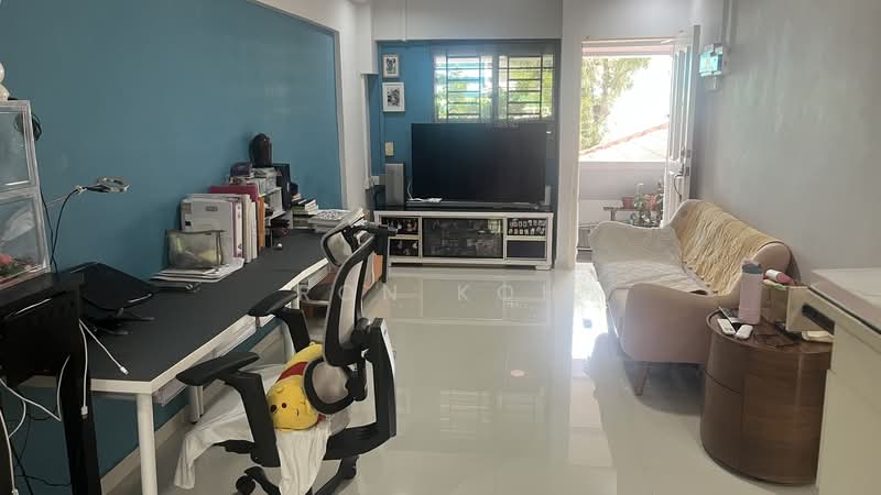 321 Ang Mo Kio Avenue 1, 321 Ang Mo Kio Avenue 1, 3 Bedrooms, 786 sqft, HDB Flat For Sale, by Ron Koh, 500083149 - Living Room - PropertyGuru.com.sg