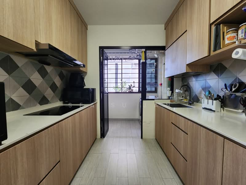 471C Fernvale Street HDB Flat For Sale at S$ 700,000 | PropertyGuru Singapore - Kitchen
