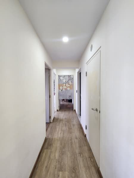 471C Fernvale Street HDB Flat For Sale at S$ 700,000 | PropertyGuru Singapore - Corridor