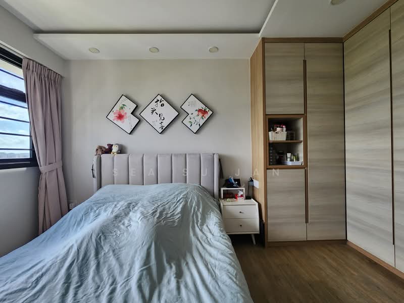 471C Fernvale Street HDB Flat For Sale at S$ 700,000 | PropertyGuru Singapore - Master Bedroom
