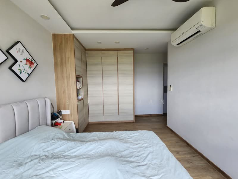 471C Fernvale Street HDB Flat For Sale at S$ 700,000 | PropertyGuru Singapore - Master Bedroom