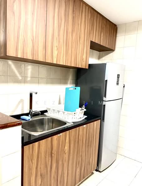 Burlington Square, 175 Bencoolen Street, Room Rental, 150 sqft, Apartment For Rent, by Kezia Lim, 500083159 - Kitchen - PropertyGuru.com.sg