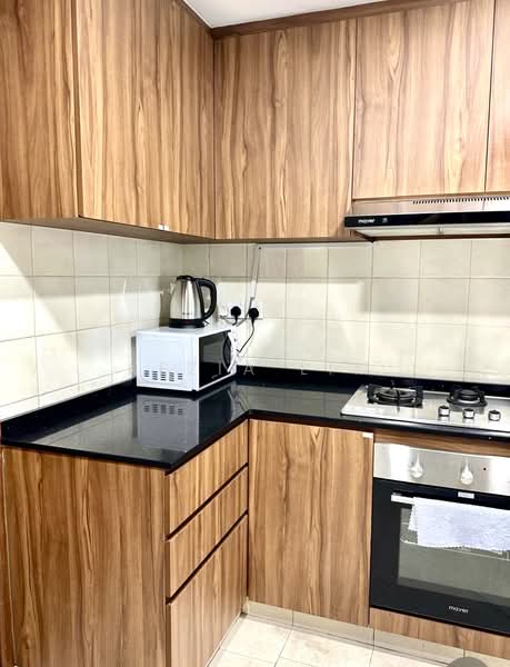 Burlington Square, 175 Bencoolen Street, Room Rental, 150 sqft, Apartment For Rent, by Kezia Lim, 500083159 - Kitchen - PropertyGuru.com.sg