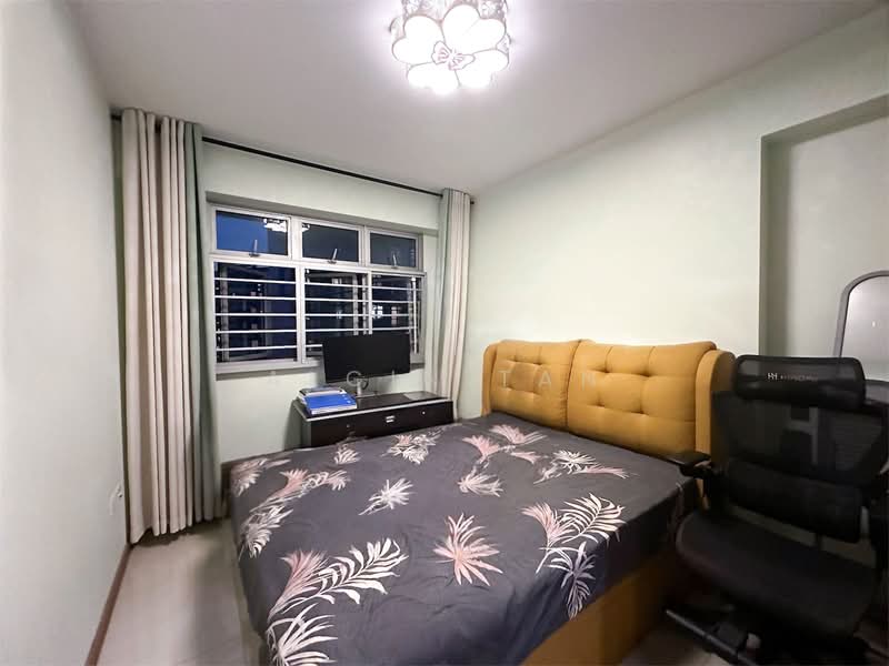 461C Bukit Batok West Avenue 8 HDB Flat For Sale at S$ 865,000 | PropertyGuru Singapore - Bedroom