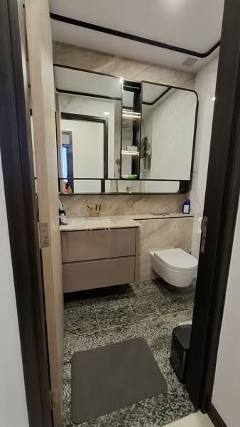 Perfect Ten Condominium For Sale at S$ 2,680,000 | PropertyGuru Singapore - Bathroom