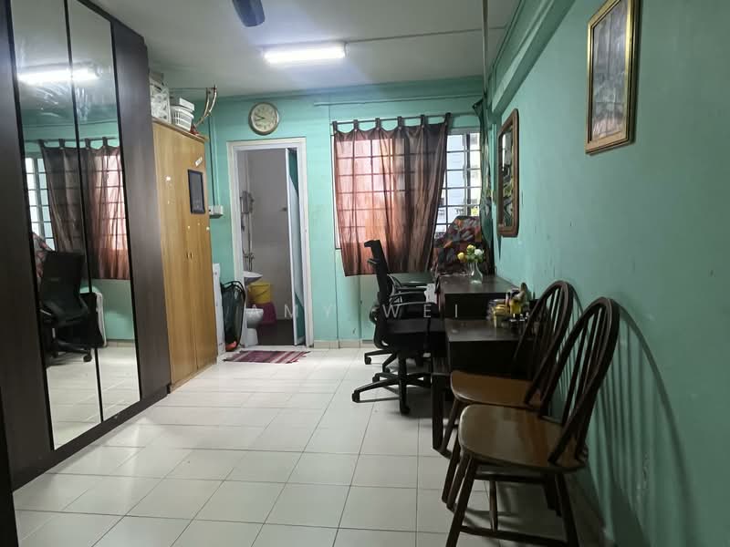 696 Hougang Street 61 HDB Flat For Sale at S$ 610,000 | PropertyGuru Singapore - Interior