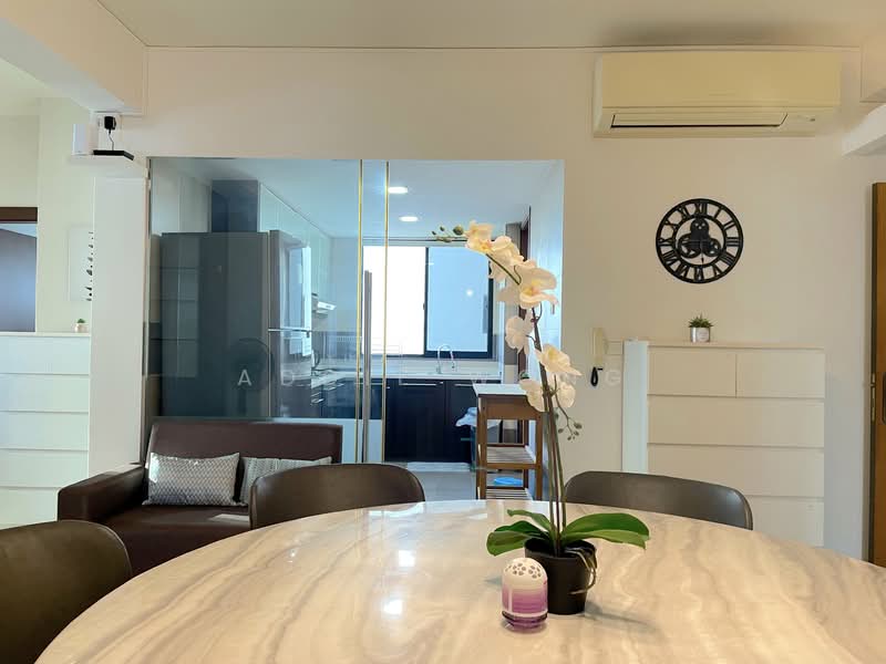 Tiong Bahru MRT 3 Mins Walk | Spacious Apartment | Nice Comfortable Room, , Room Rental, 130 sqft, Condominium For Rent, by Addie Wong, 500083199 - Living Room - PropertyGuru.com.sg