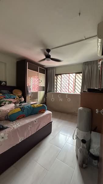 187 Bukit Batok West Avenue 6 HDB Flat For Sale at S$ 680,000 | PropertyGuru Singapore - Bedroom