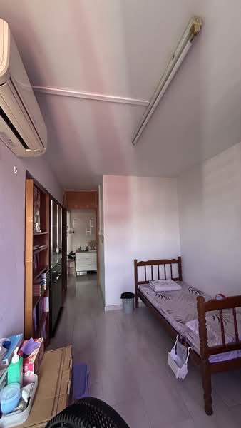 187 Bukit Batok West Avenue 6 HDB Flat For Sale at S$ 680,000 | PropertyGuru Singapore - Bedroom