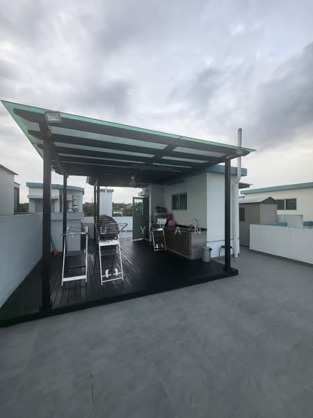 Freesia Woods, 61 Sunset Way, 3 Bedrooms, 2,563 sqft, Condominium For Rent, by Judy Ang, 500083220 - Roof - PropertyGuru.com.sg