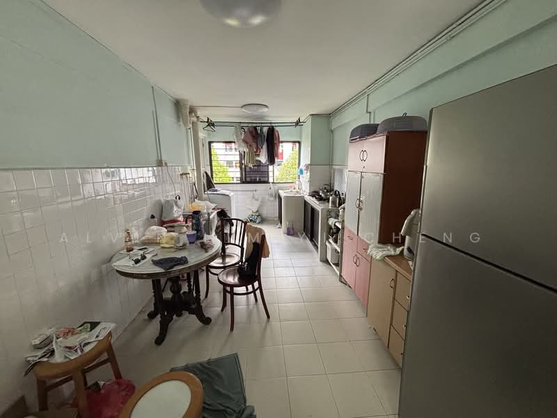 99 Aljunied Crescent HDB Flat For Sale at S$ 420,000 | PropertyGuru Singapore - Kitchen