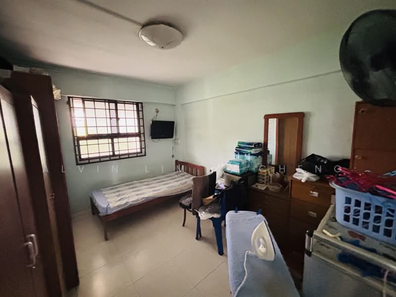 99 Aljunied Crescent HDB Flat For Sale at S$ 420,000 | PropertyGuru Singapore - Bedroom