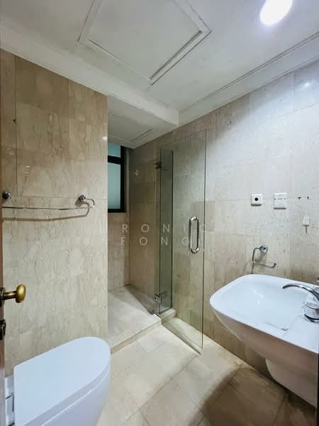 Valley Park Condominium For Sale at S$ 2,550,000 | PropertyGuru Singapore - Bathroom