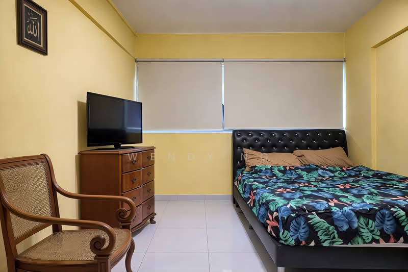 142 Tampines Street 12 HDB Flat For Sale at S$ 800,000 | PropertyGuru Singapore - Bedroom