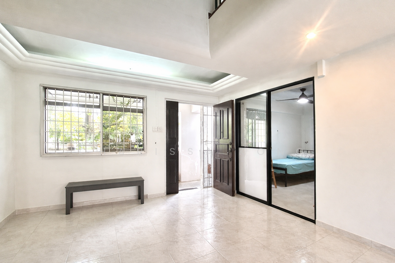 788C Woodlands Crescent HDB Flat For Sale at S$ 838,000 | PropertyGuru Singapore - Living Room