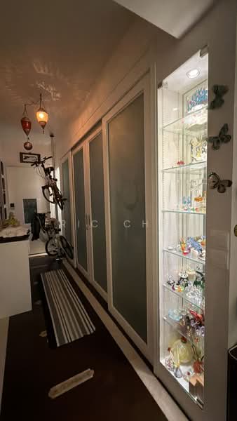 416 Clementi Avenue 1 HDB Flat For Sale at S$ 1,200,000 | PropertyGuru Singapore - Corridor