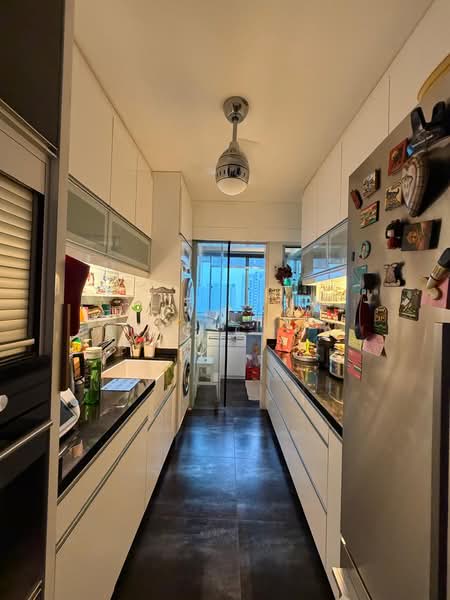 416 Clementi Avenue 1 HDB Flat For Sale at S$ 1,200,000 | PropertyGuru Singapore - Kitchen