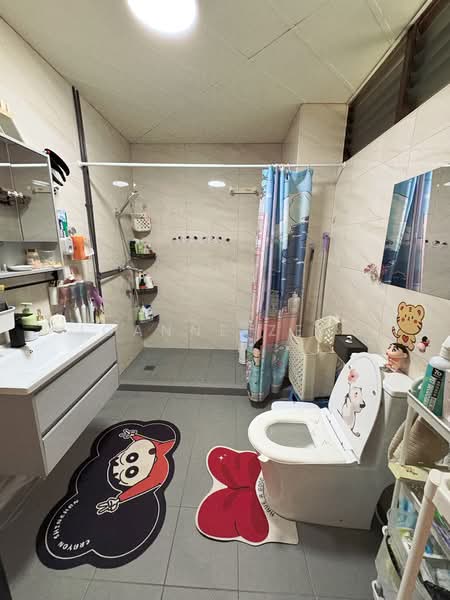 Lakepoint Condo, 2 Lakepoint Drive, Room Rental, 300 sqft, Condominium For Rent, by Joanne Zeng, 500083278 - Bathroom - PropertyGuru.com.sg