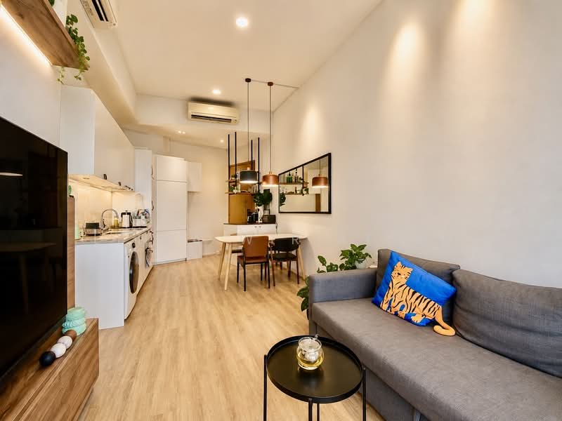 The Crest, 103 Prince Charles Crescent, 2 Bedrooms, 797 sqft, Condominium For Sale, by Linda Wiriatsan, 500083290 - Kitchen - PropertyGuru.com.sg