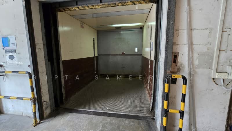 1 Bukit Batok Street 22, 1 Bukit Batok Street, 2,972 sqft, Office For Rent, by Gupta Sameer Raj, 500083310 - Interior - CommercialGuru.com.sg