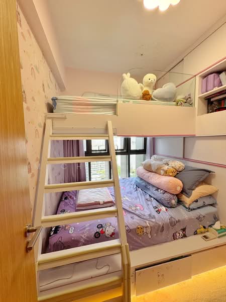 Midwood Condominium For Sale at S$ 1,650,000 | PropertyGuru Singapore - Bedroom