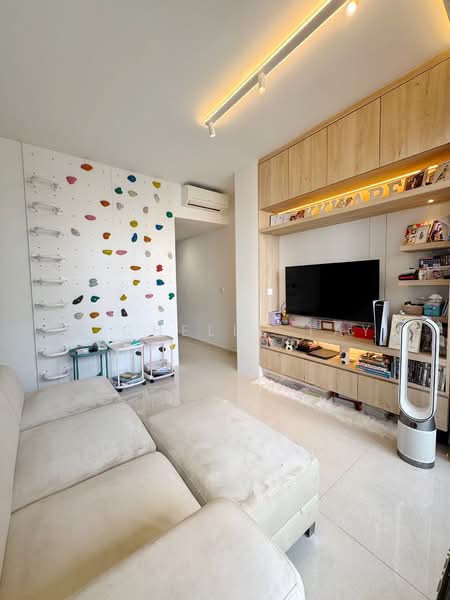 Midwood Condominium For Sale at S$ 1,650,000 | PropertyGuru Singapore - Living Room