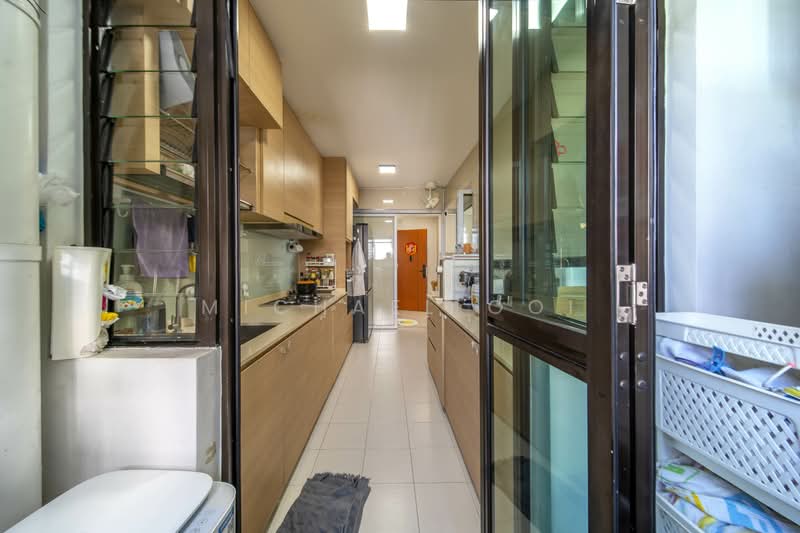 549B Segar Road HDB Flat For Sale at S$ 799,413 | PropertyGuru Singapore - Kitchen